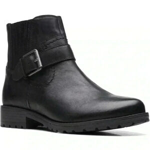Clarks women’s 6.5 Clarkwell strap boots black buckle closure side zipper